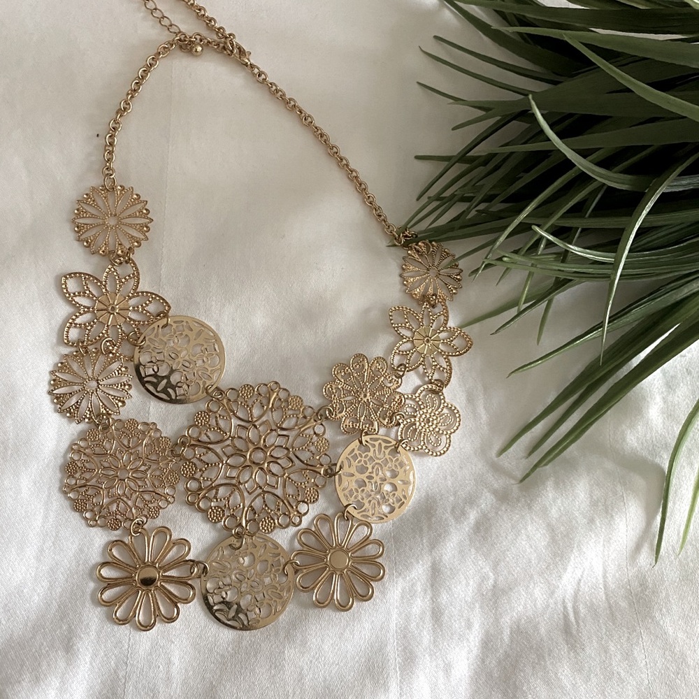 FLOWER GOLD NECKLACE